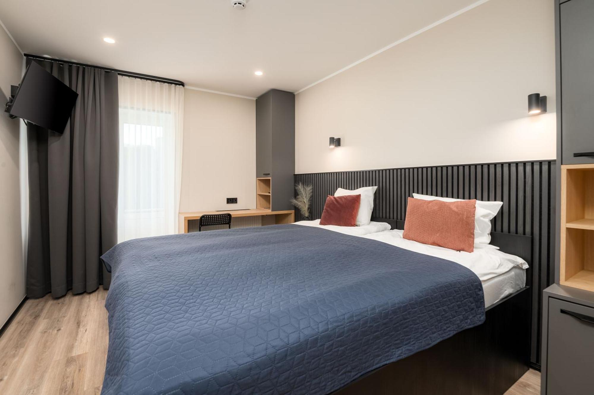 Hotel Vesiroos *