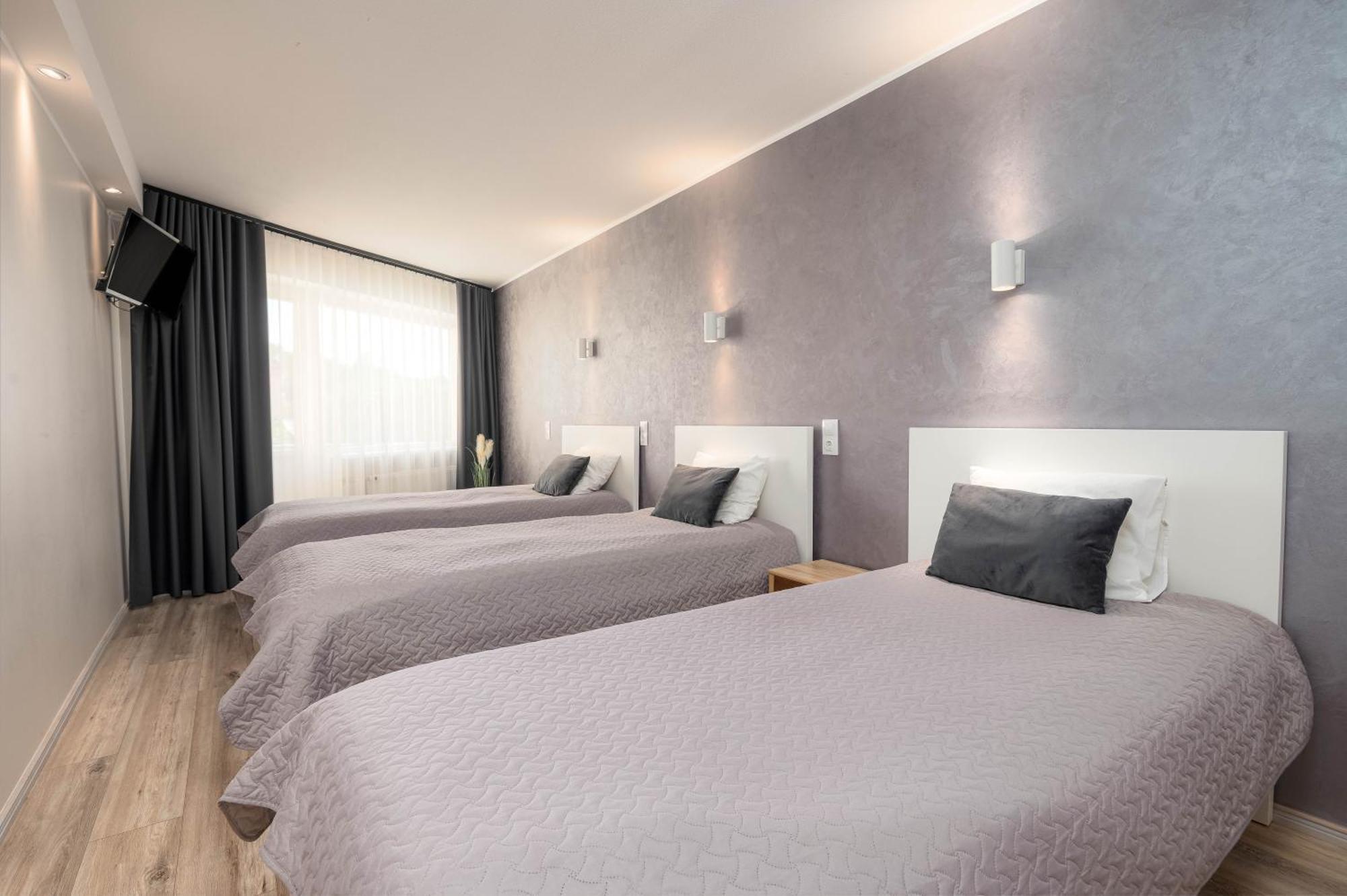 Hotel Vesiroos *